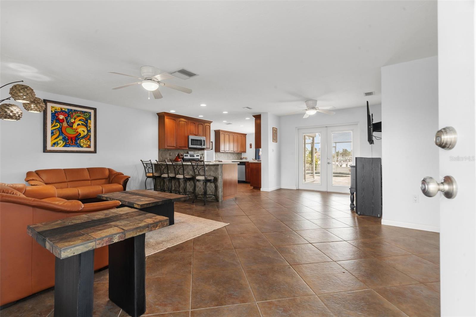 812 Arlington Rd Property Photo 6