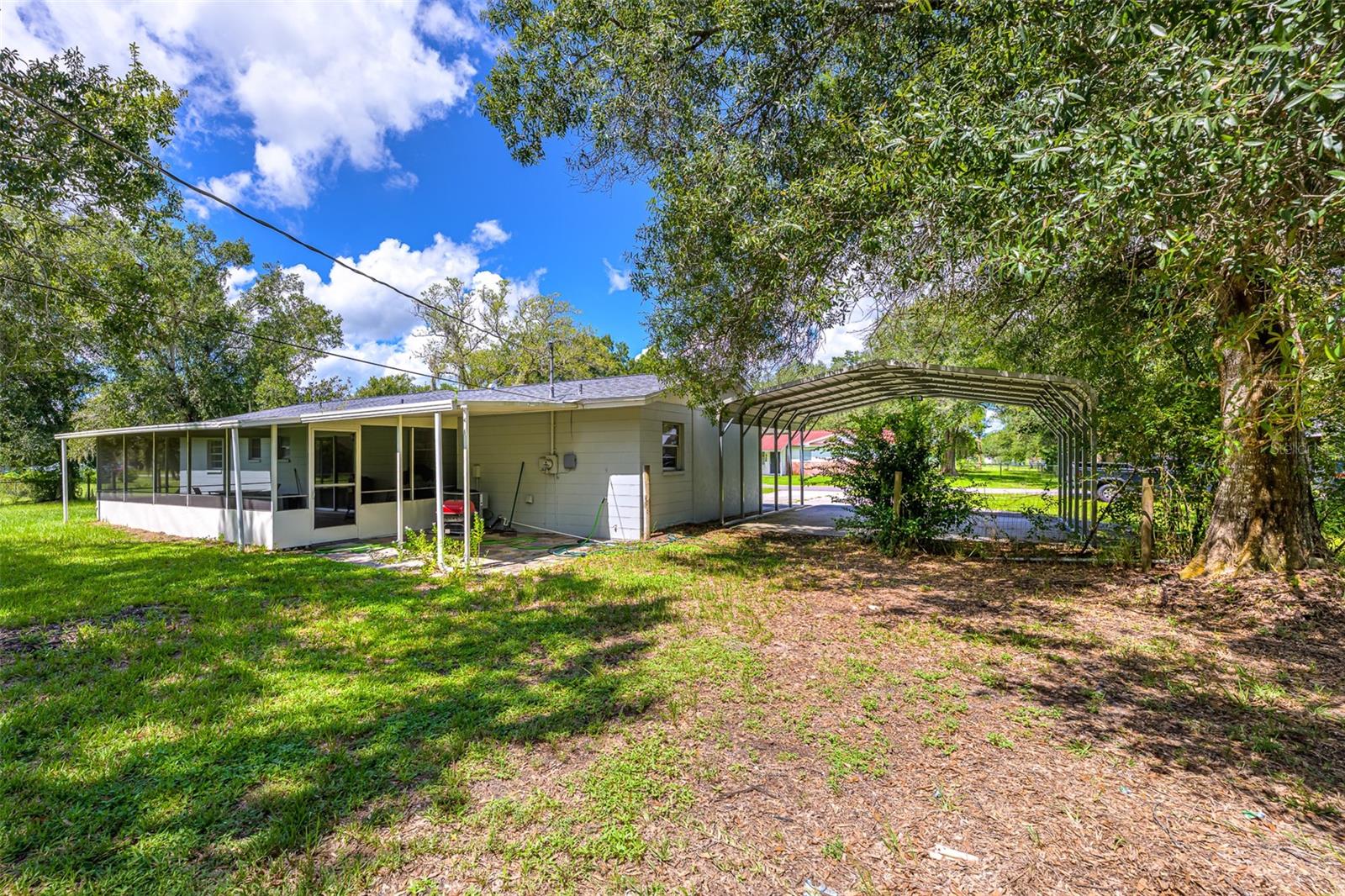 1737 Se Maple Dr Property Photo 18