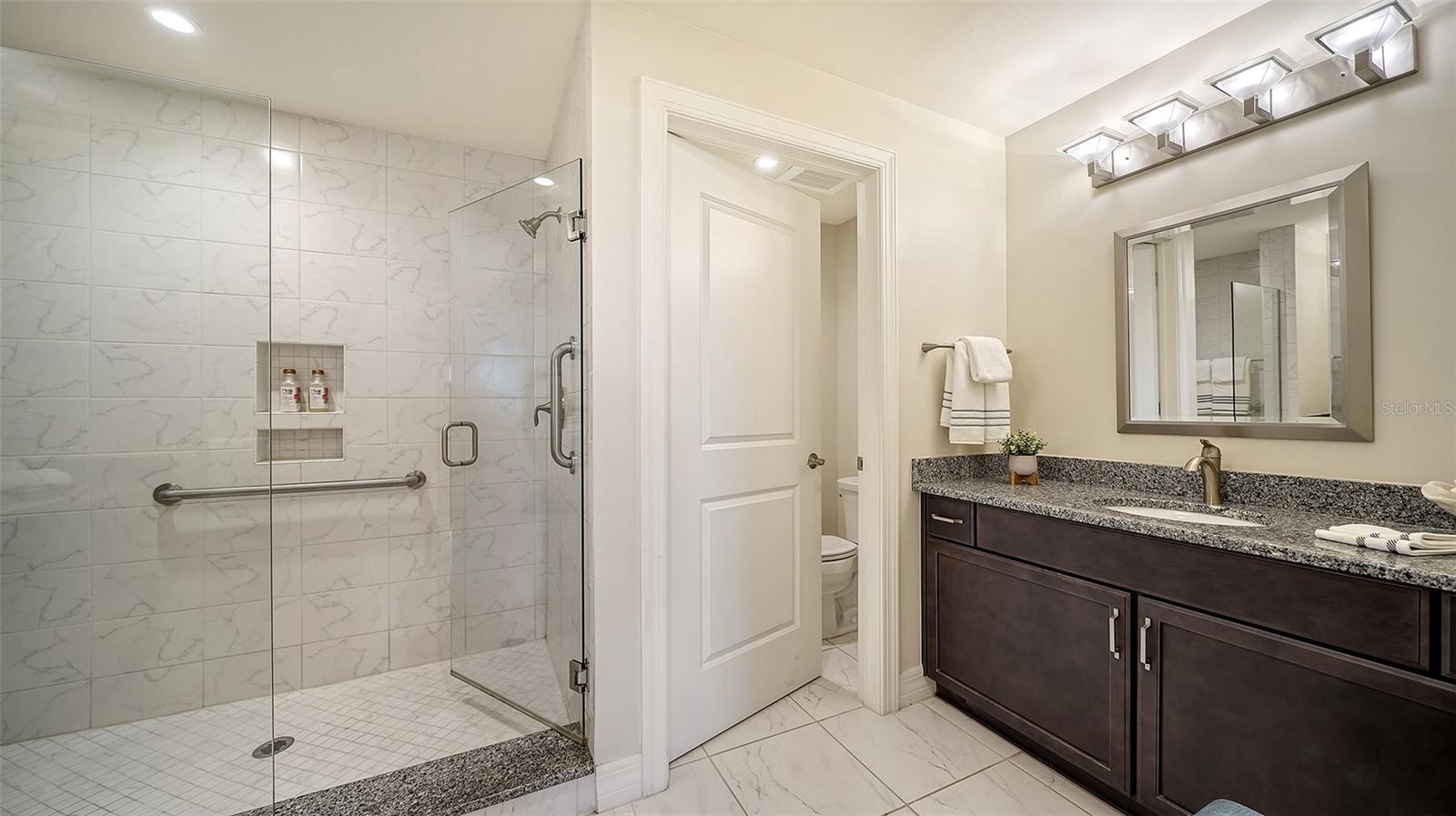 250 Hidden Bay Dr #302 Property Photo 25