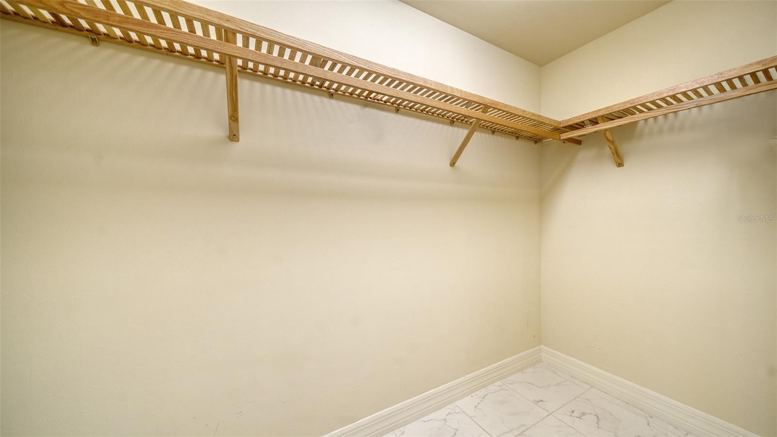 250 Hidden Bay Dr #302 Property Photo 27