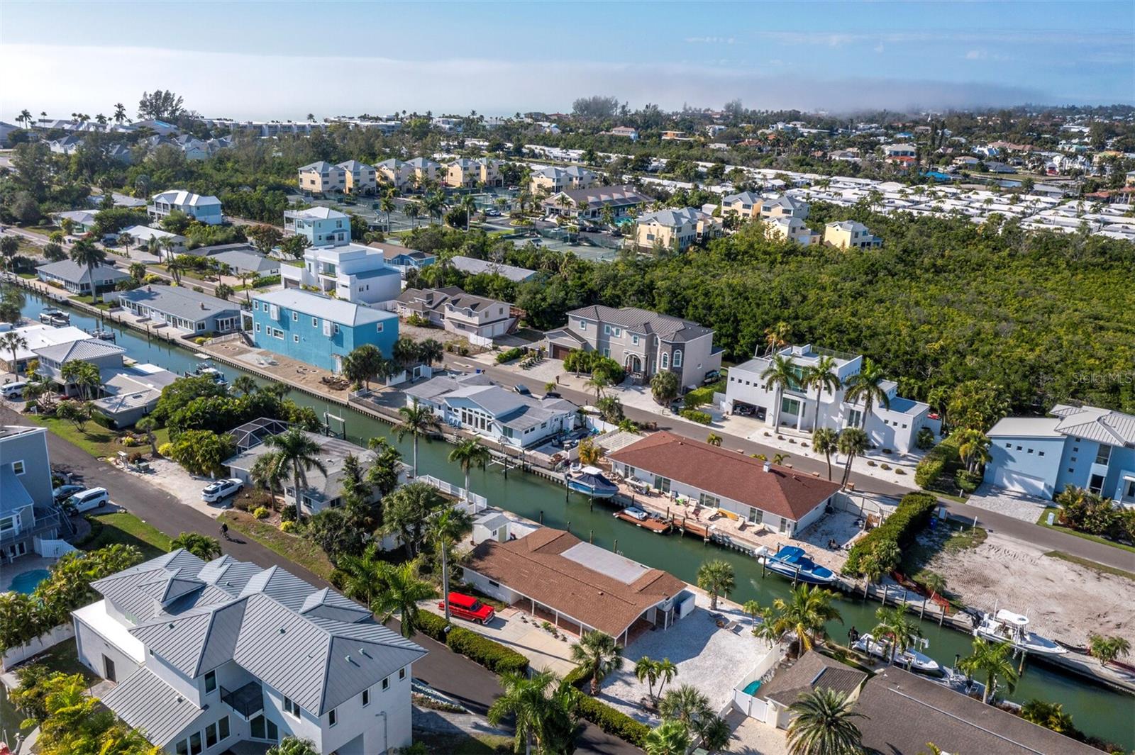 691 Tarawitt Dr Property Photo 29