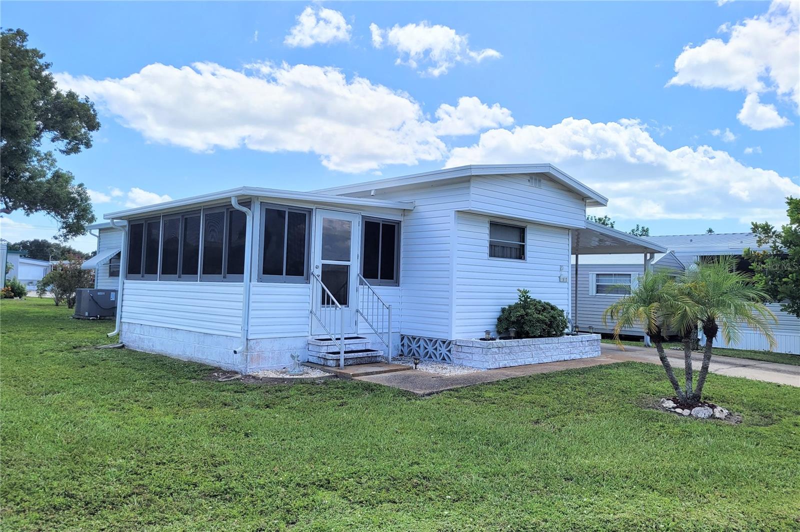 1812 Cypress Point Ln Property Photo 2