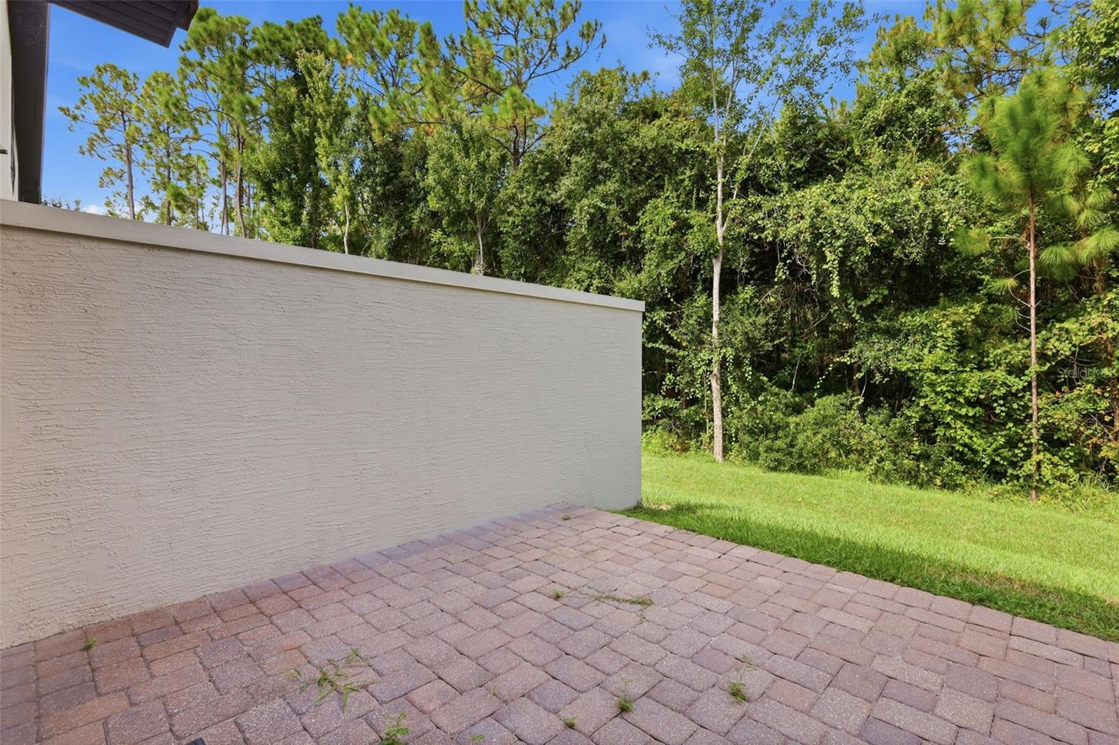 8139 Roseville Rd Property Photo 7