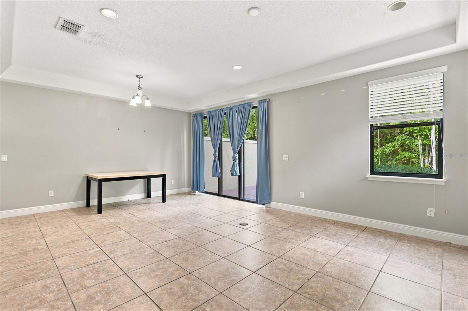 8139 Roseville Rd Property Photo 10