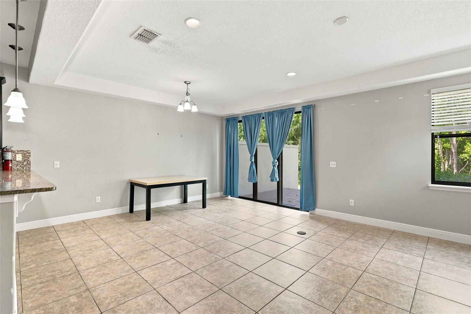 8139 Roseville Rd Property Photo 11