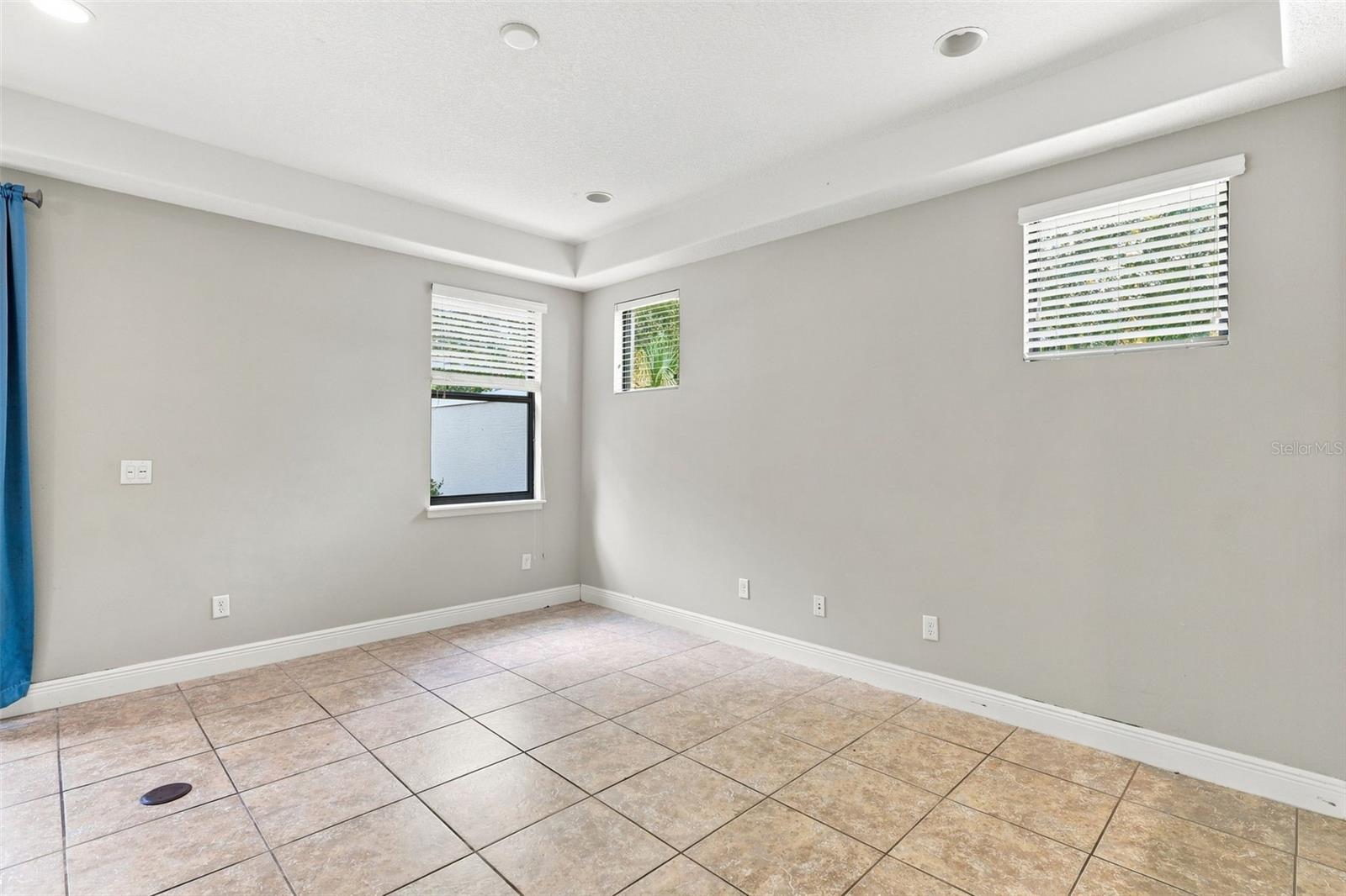 8139 Roseville Rd Property Photo 16