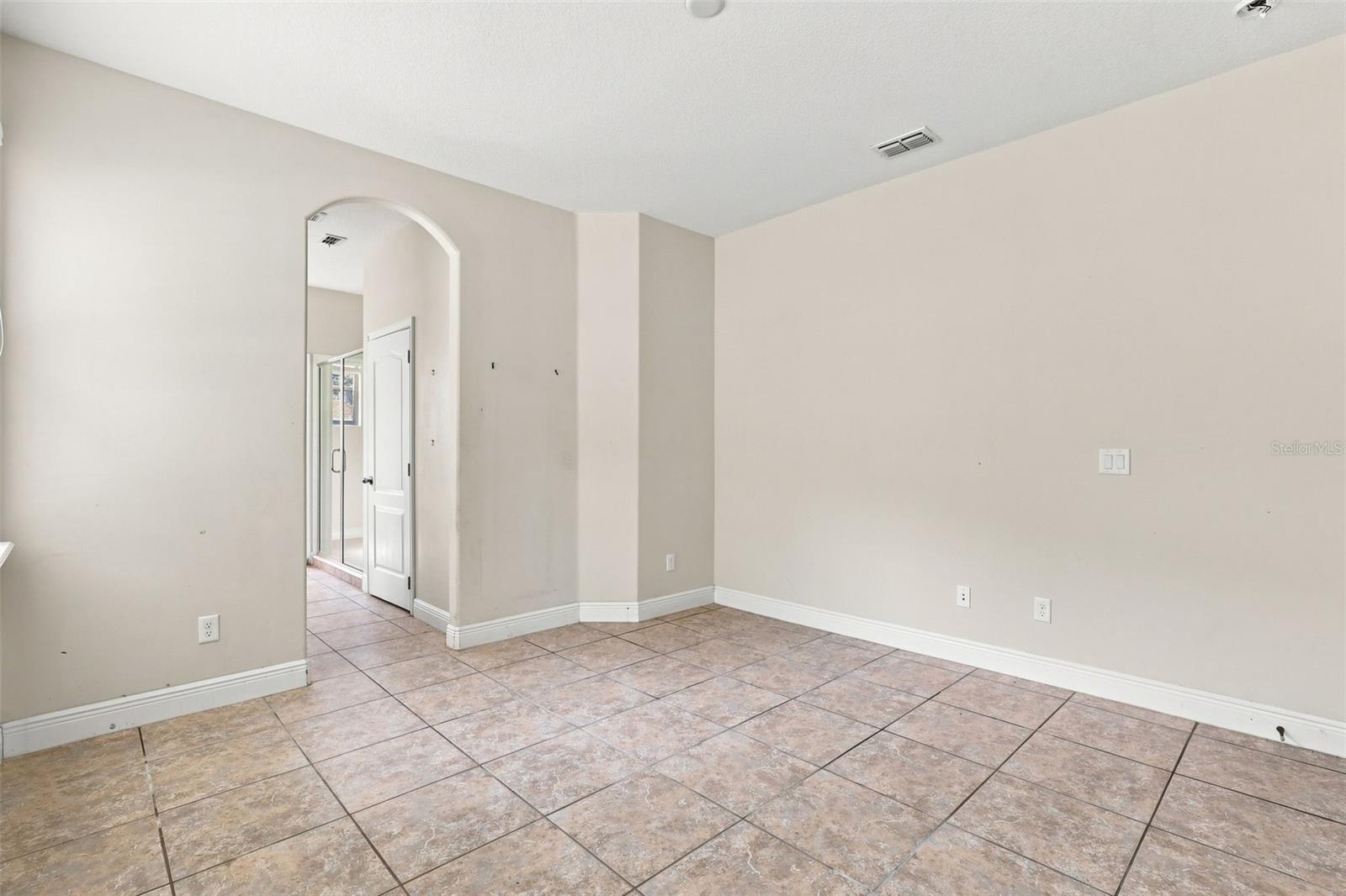 8139 Roseville Rd Property Photo 17