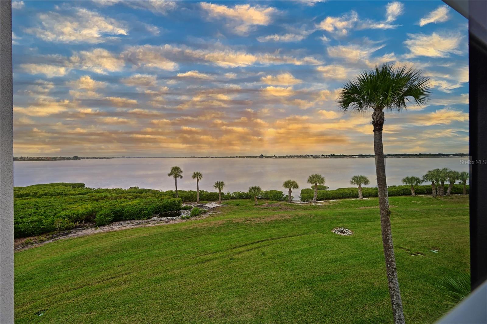 1030 Tidewater Shores Loop #105 Property Photo 4
