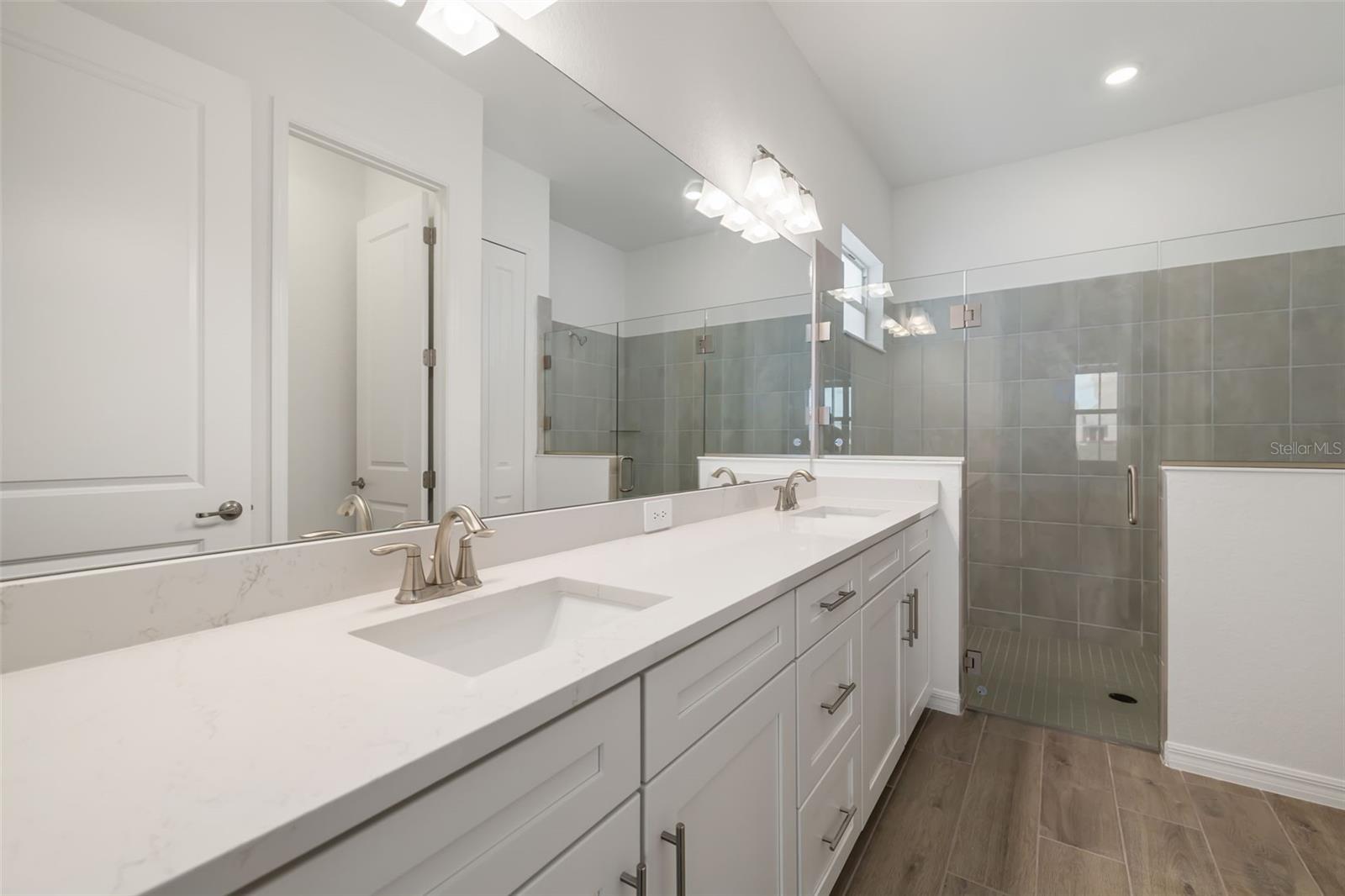 5613 Lightning Whelk Ln Property Photo 20