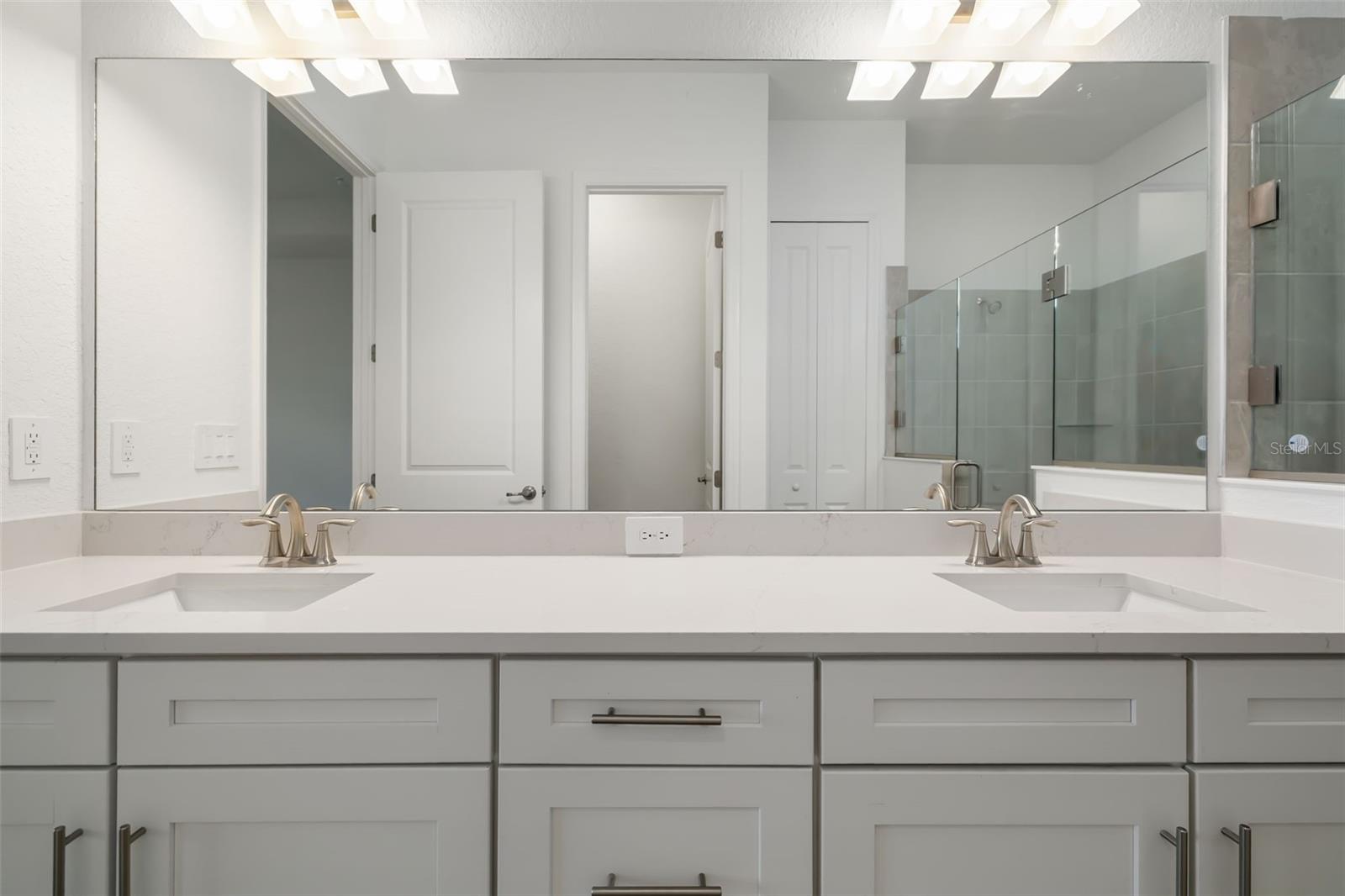 5613 Lightning Whelk Ln Property Photo 21