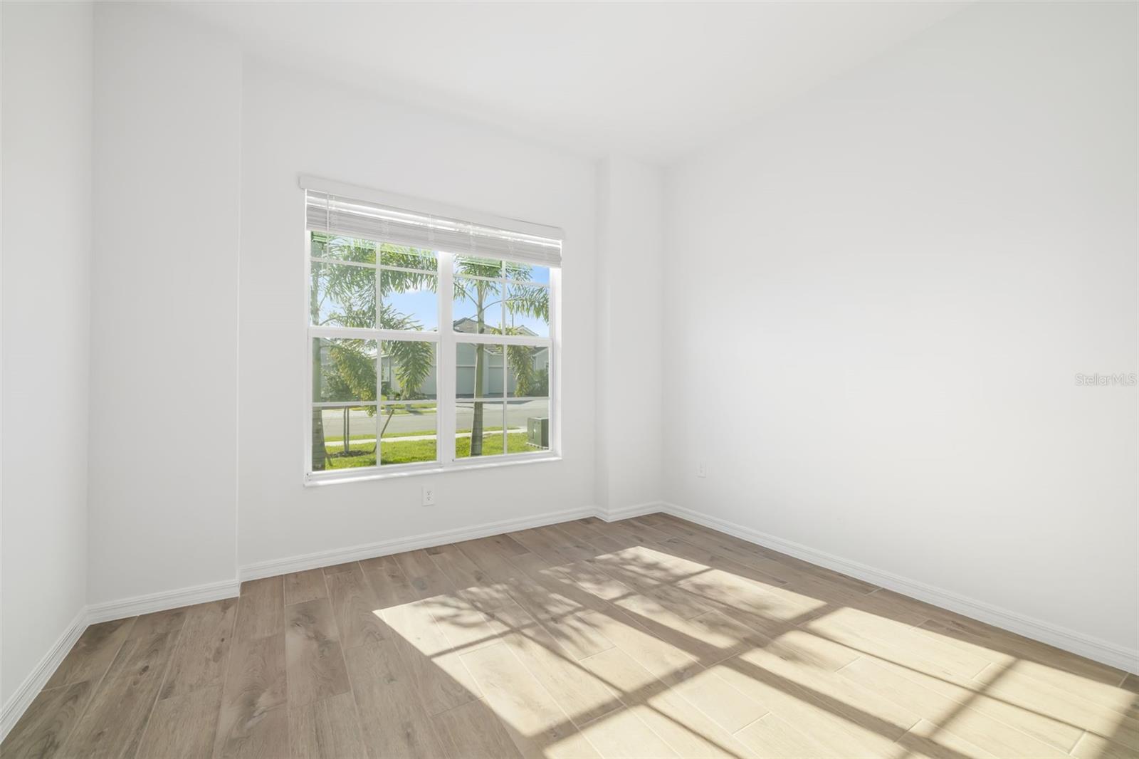 5613 Lightning Whelk Ln Property Photo 27
