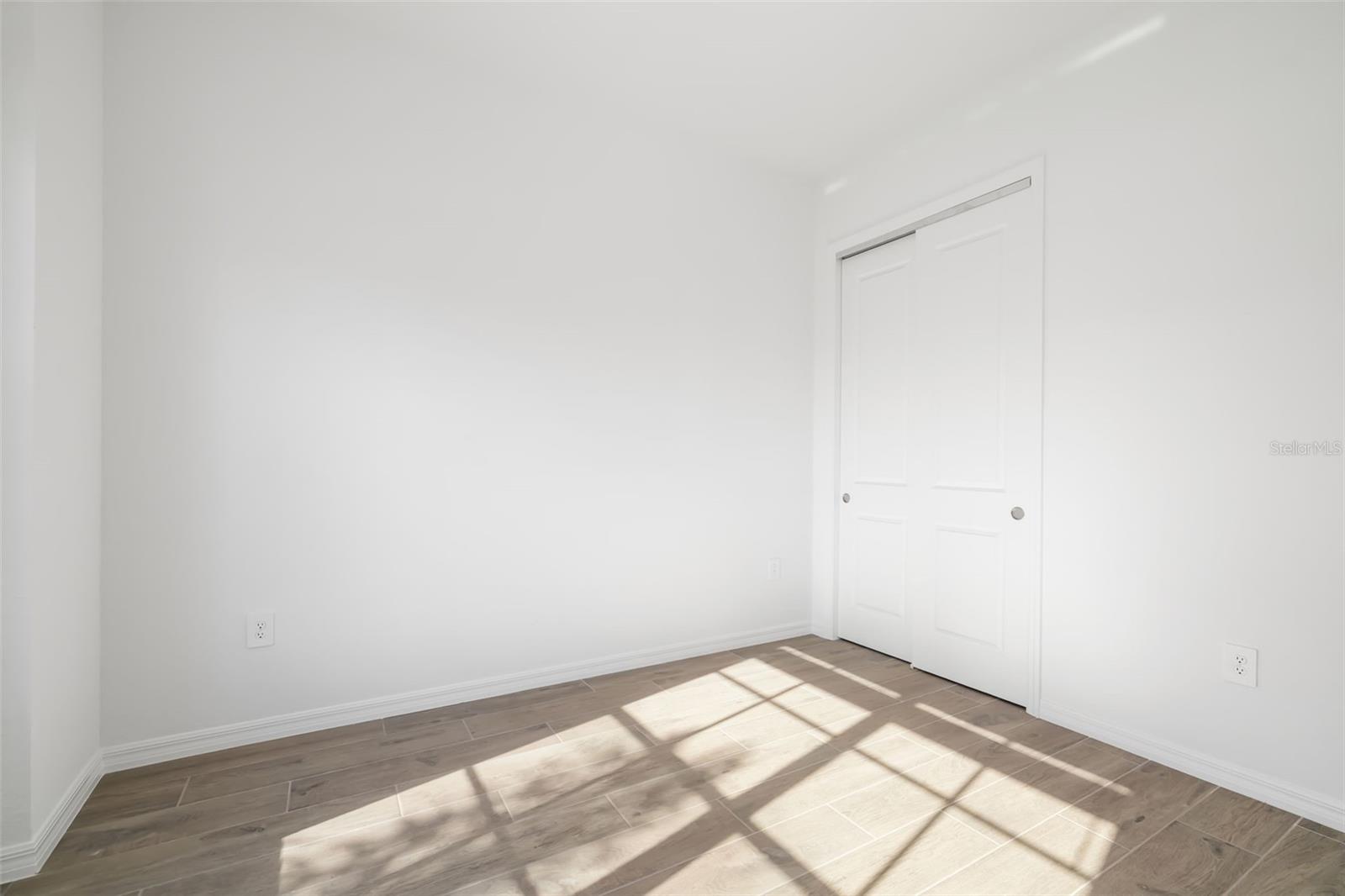 5613 Lightning Whelk Ln Property Photo 28