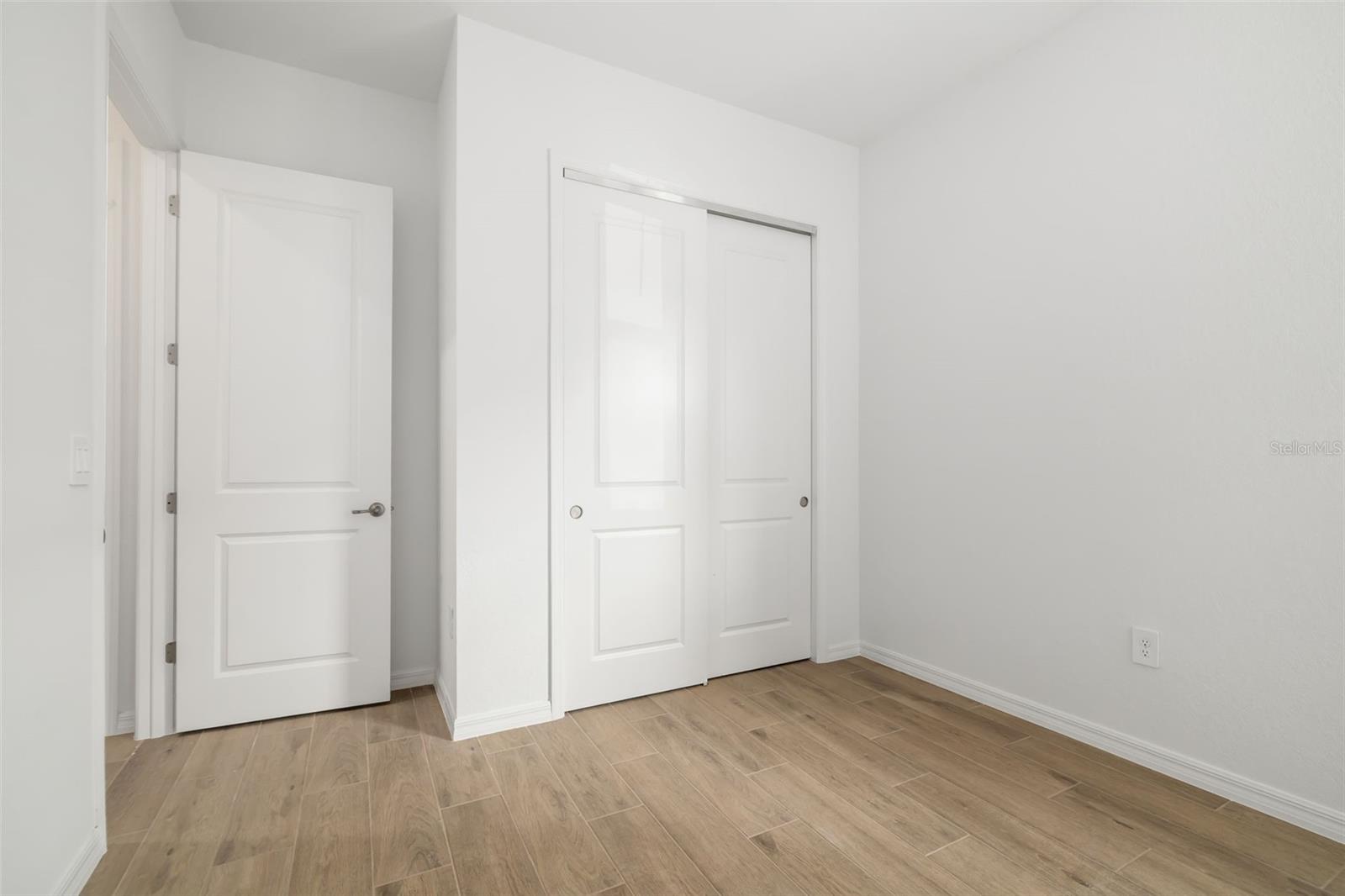 5613 Lightning Whelk Ln Property Photo 31