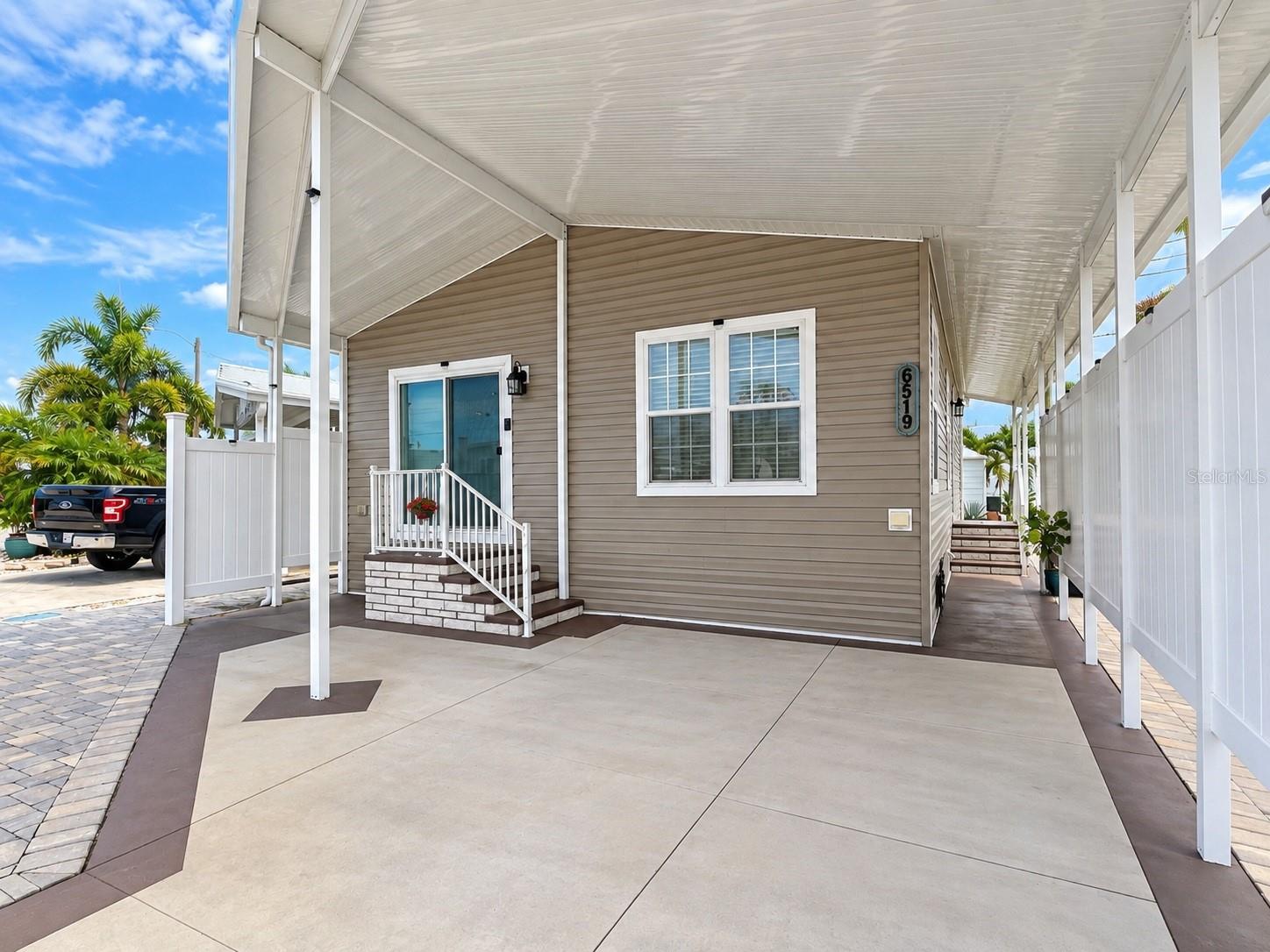 6519 Oregon St Property Photo 2