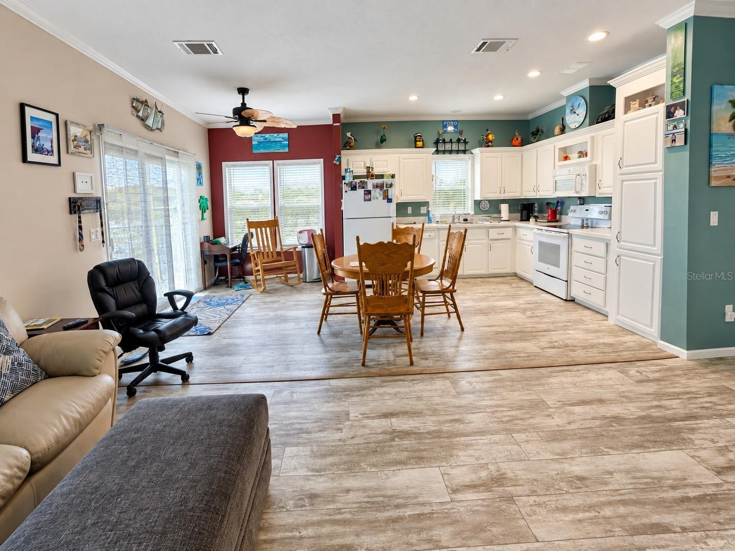 6519 Oregon St Property Photo 3