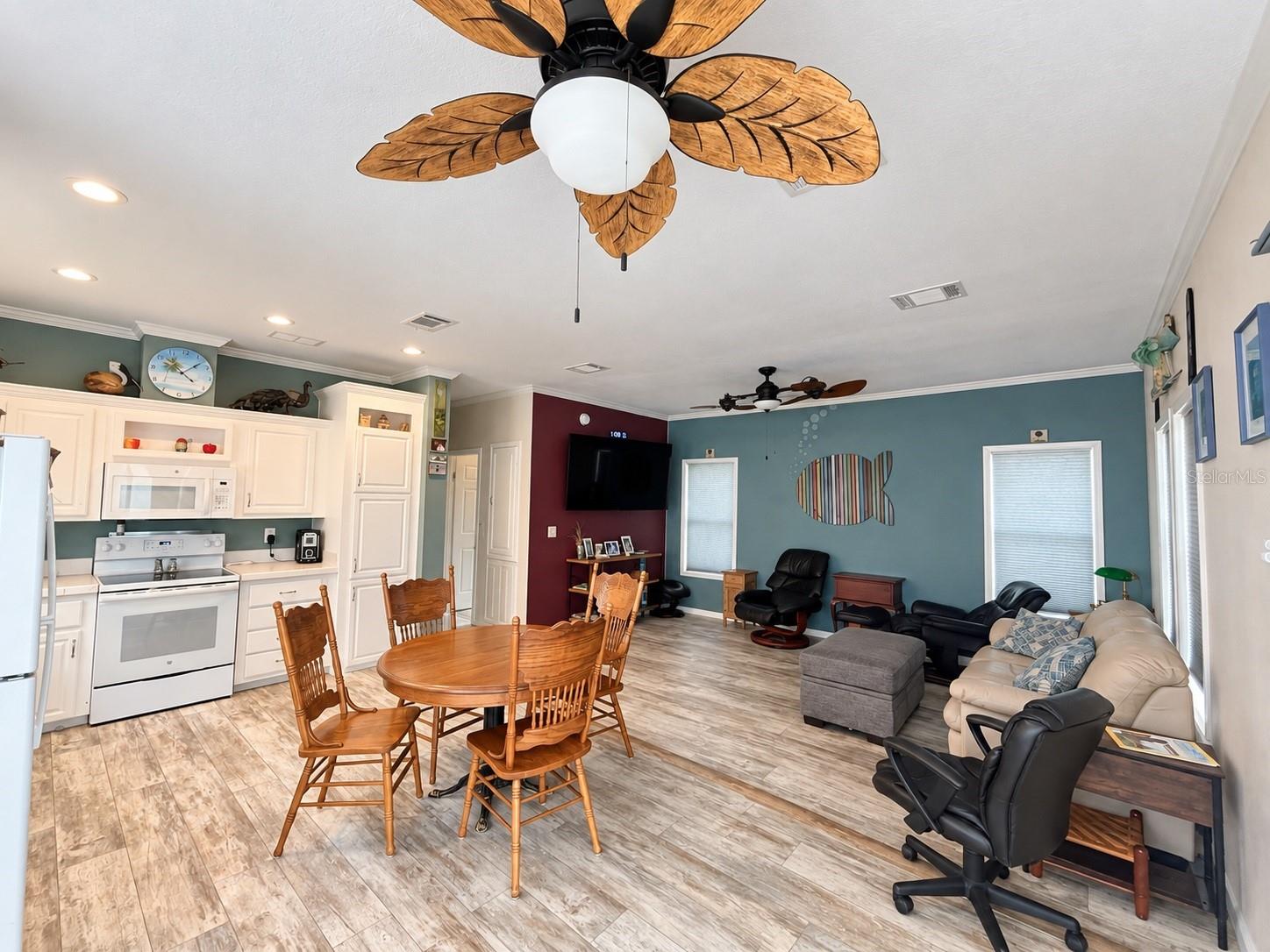 6519 Oregon St Property Photo 5