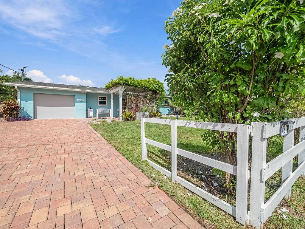 1831 Bayshore Dr Property Photo 4