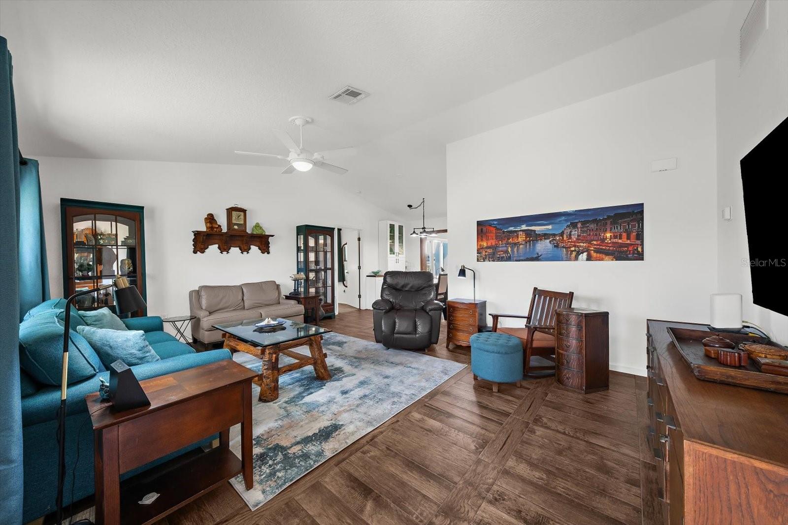 340 Fordham Rd Property Photo 2