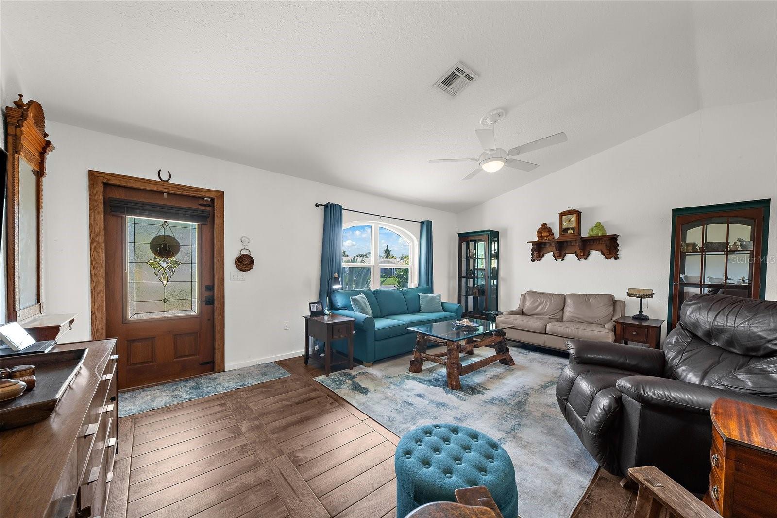 340 Fordham Rd Property Photo 3