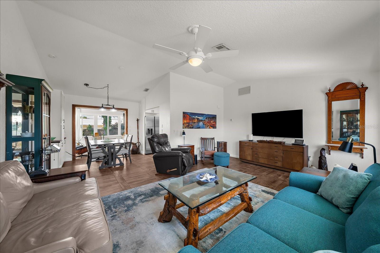 340 Fordham Rd Property Photo 4