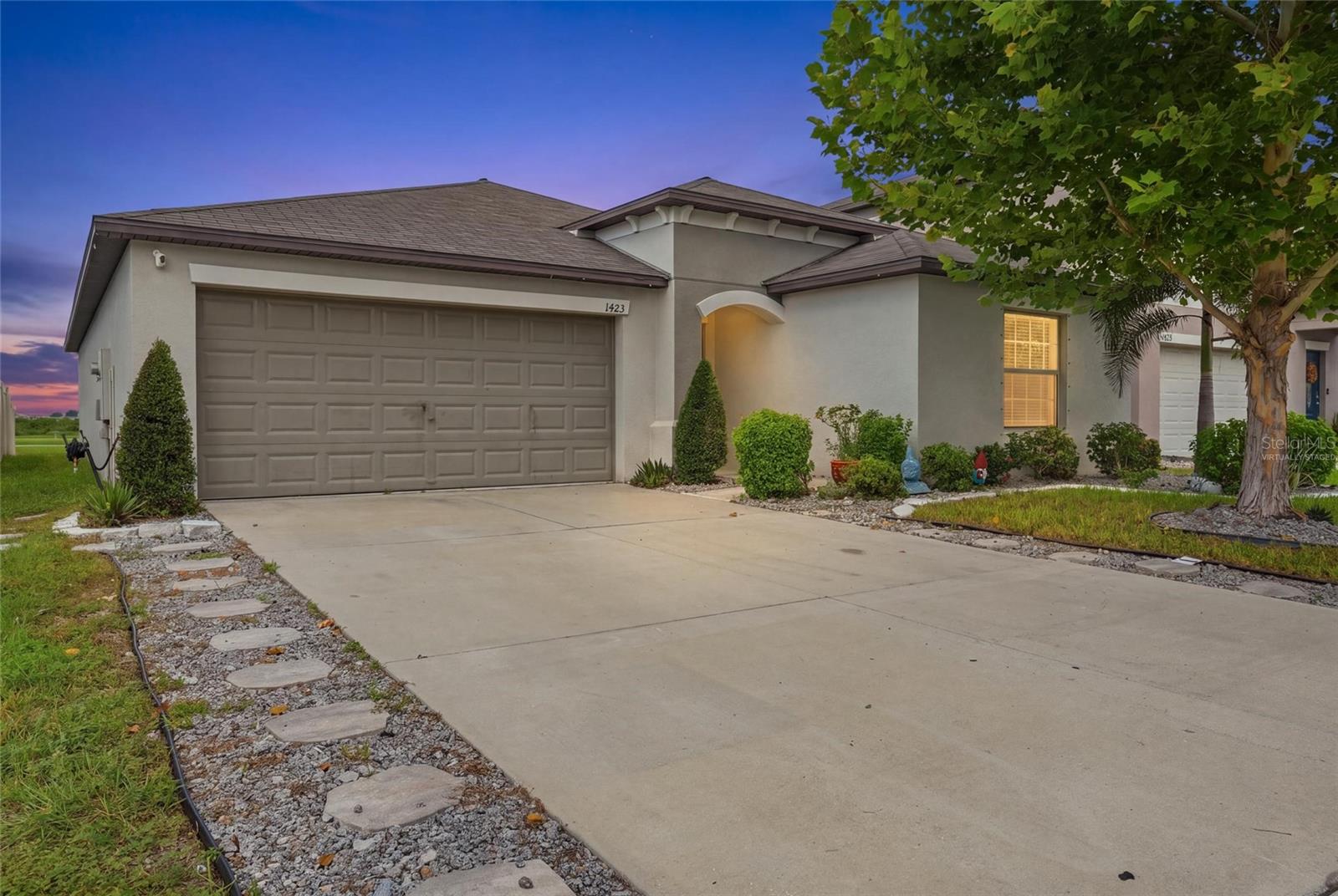 1423 Golden Glow Dr Property Photo 1