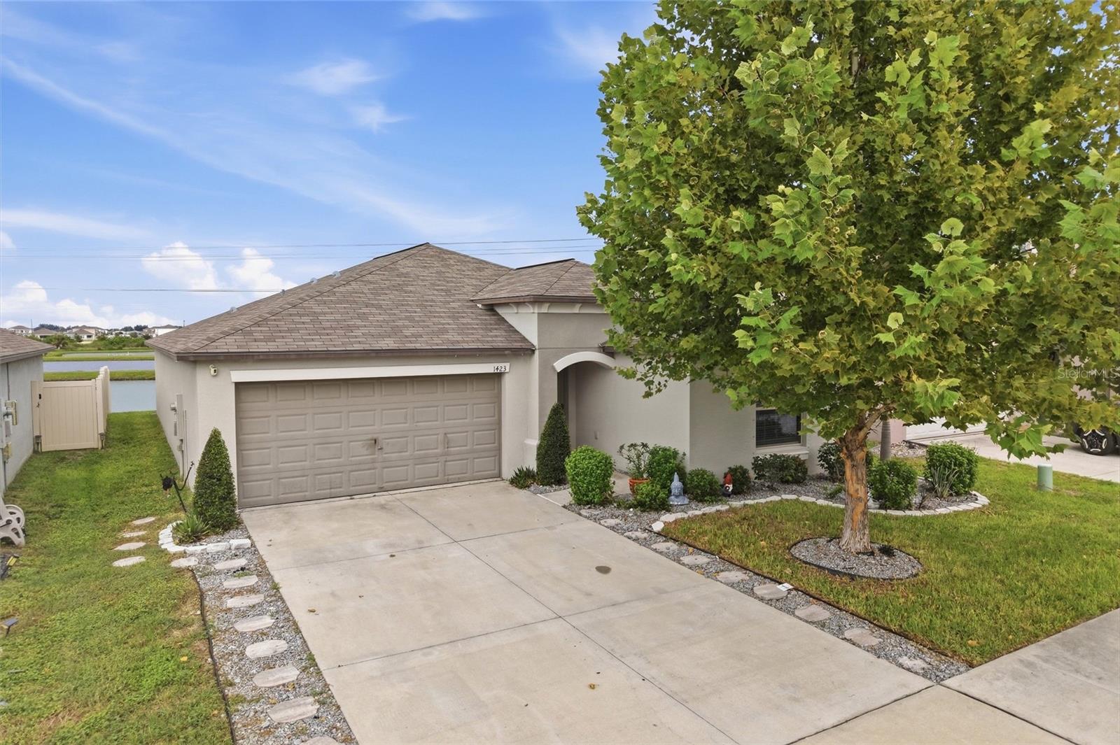 1423 Golden Glow Dr Property Photo 3