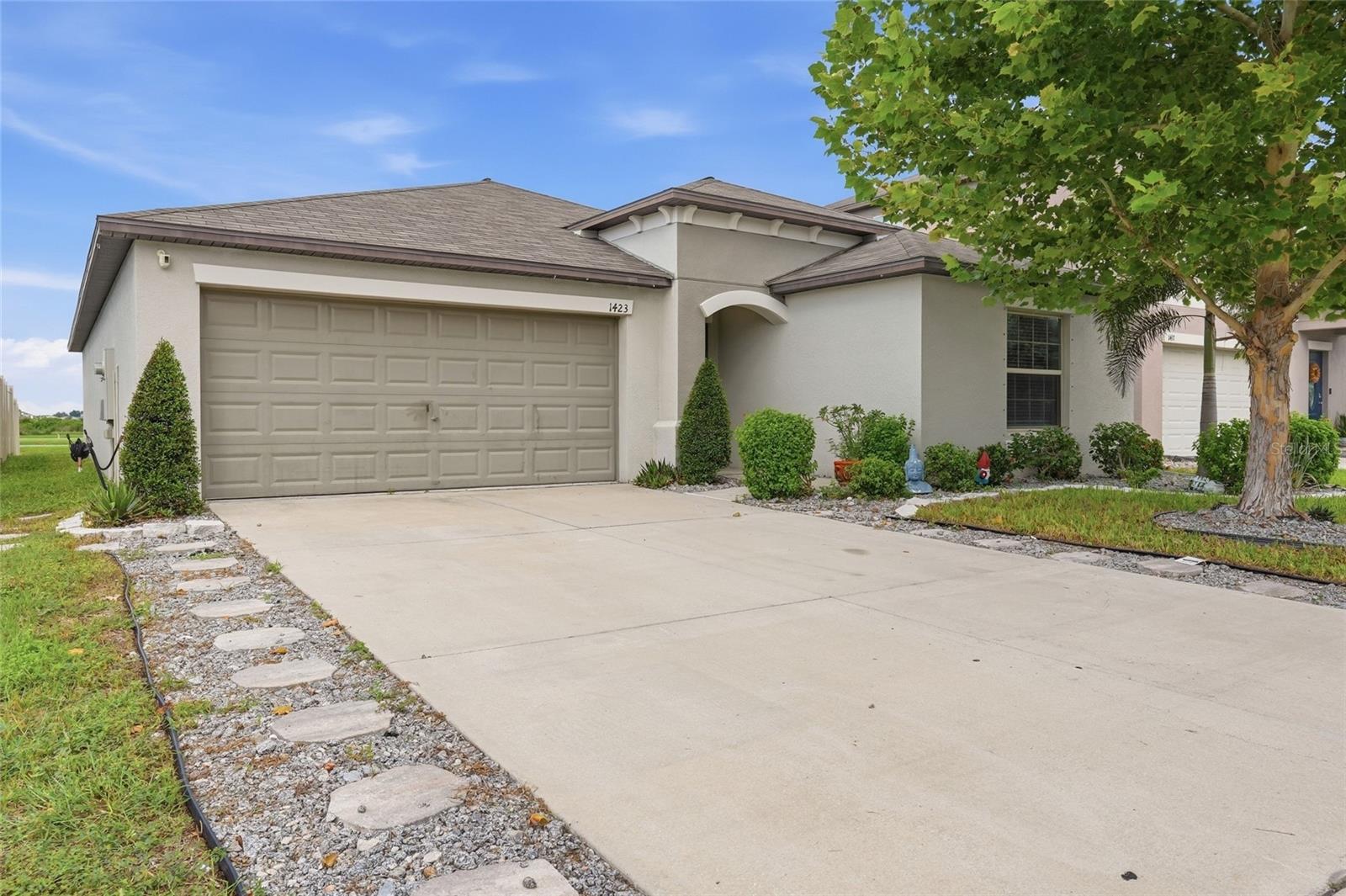 1423 Golden Glow Dr Property Photo 4