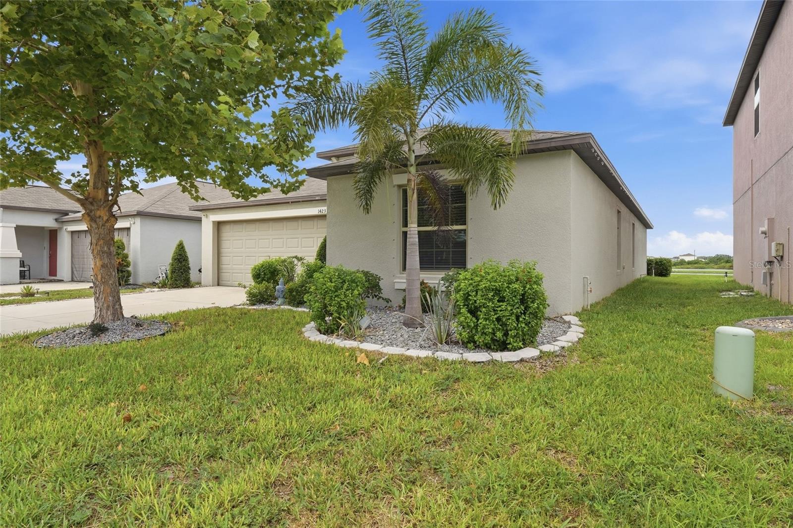 1423 Golden Glow Dr Property Photo 12