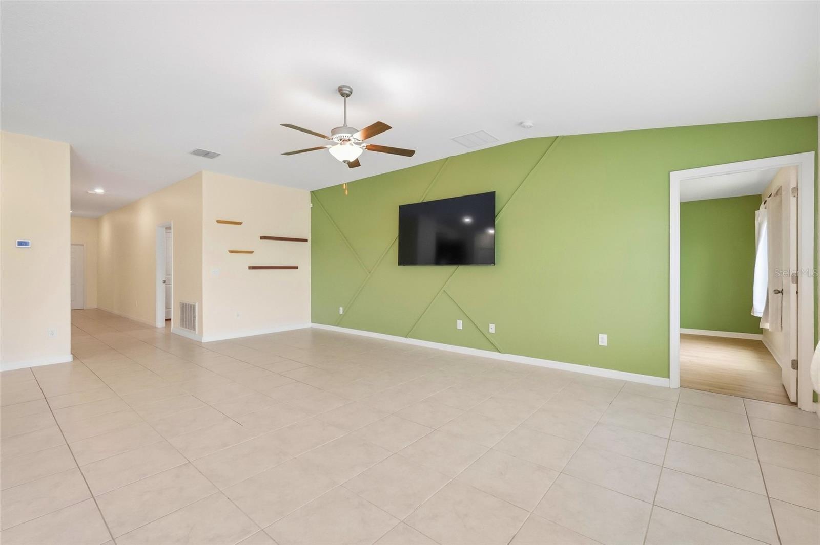 1423 Golden Glow Dr Property Photo 14