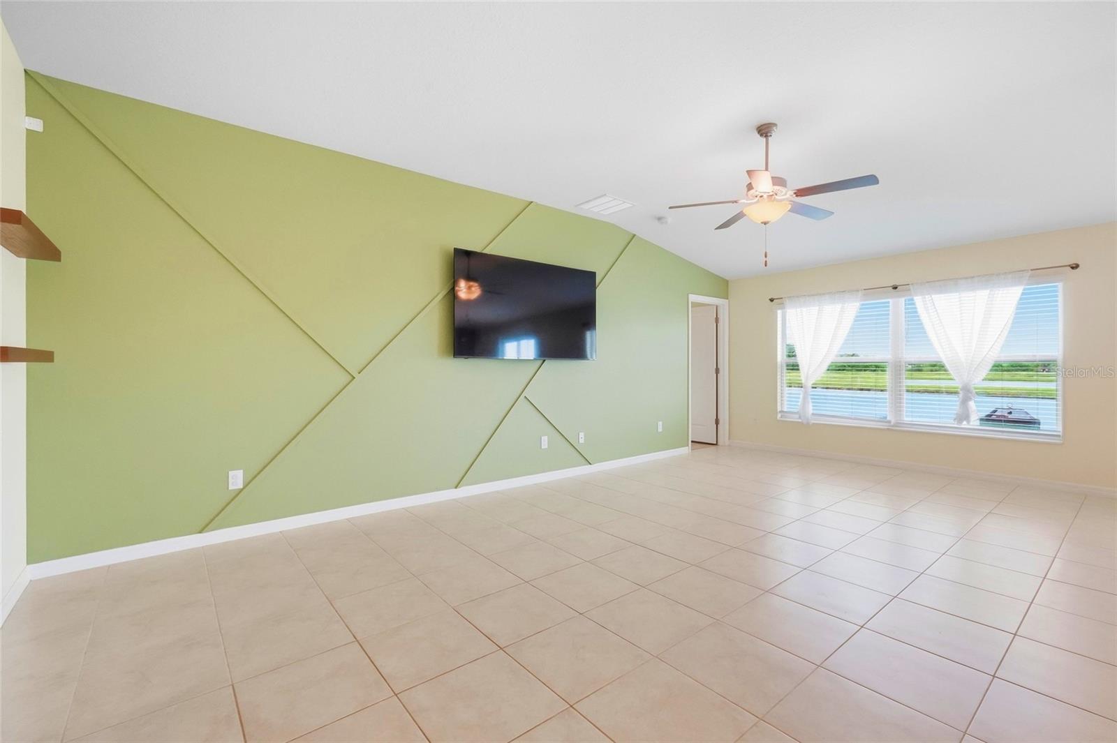 1423 Golden Glow Dr Property Photo 17