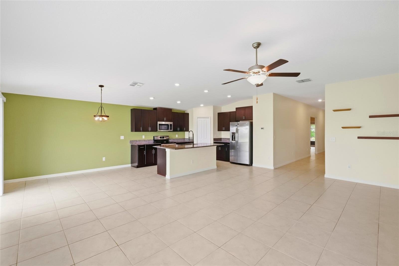 1423 Golden Glow Dr Property Photo 24