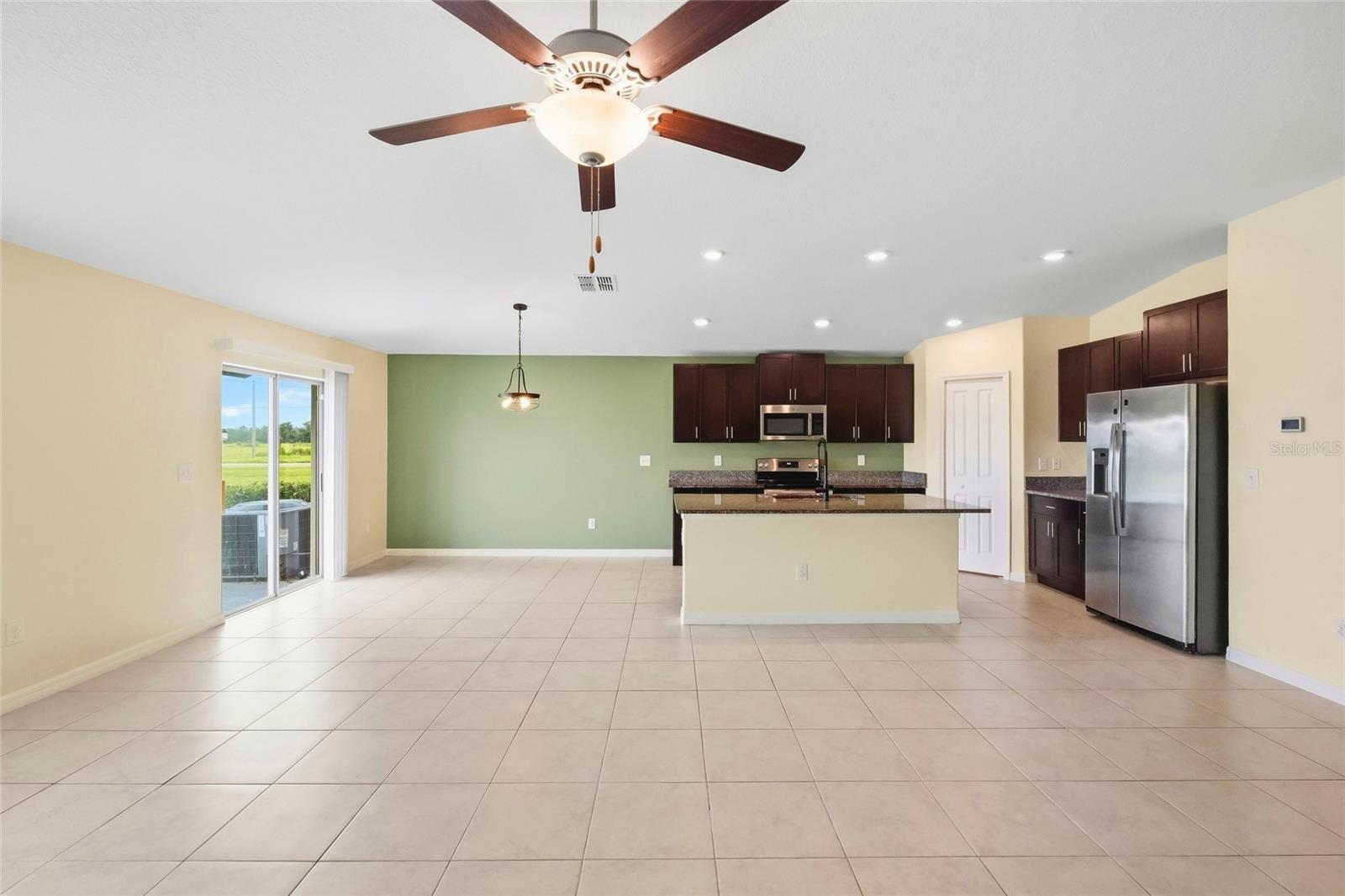 1423 Golden Glow Dr Property Photo 25