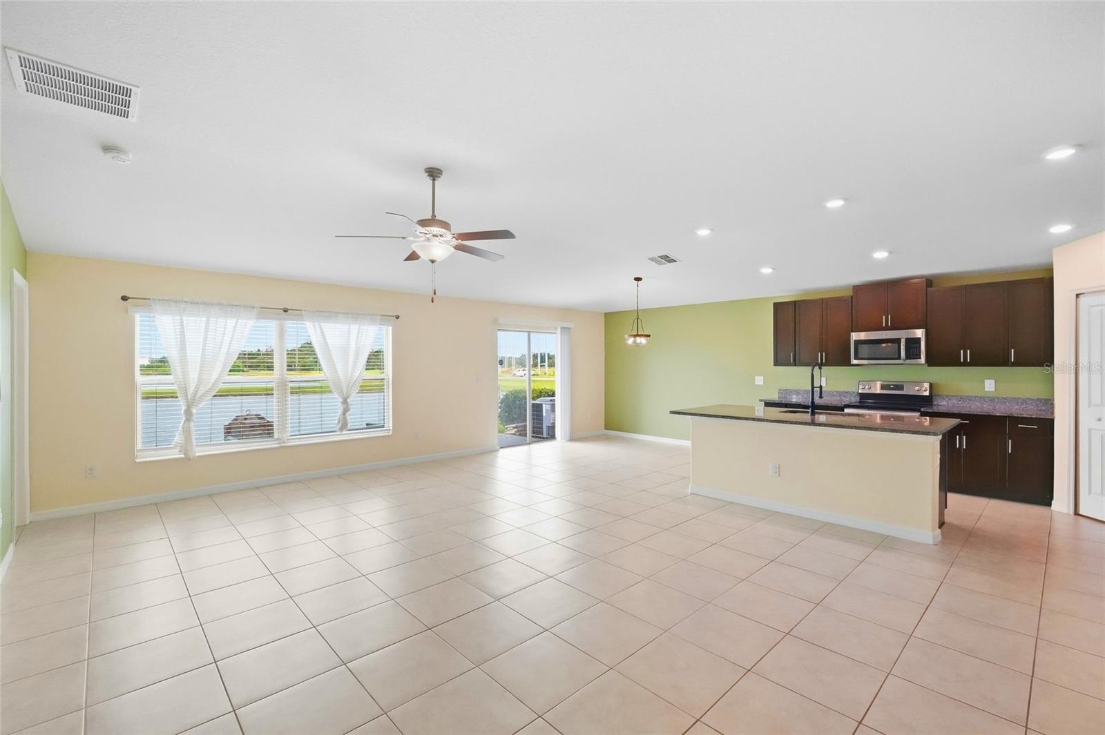 1423 Golden Glow Dr Property Photo 26
