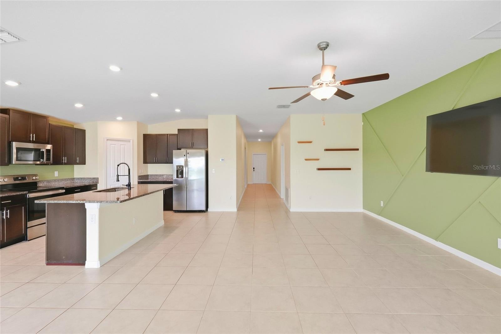 1423 Golden Glow Dr Property Photo 28