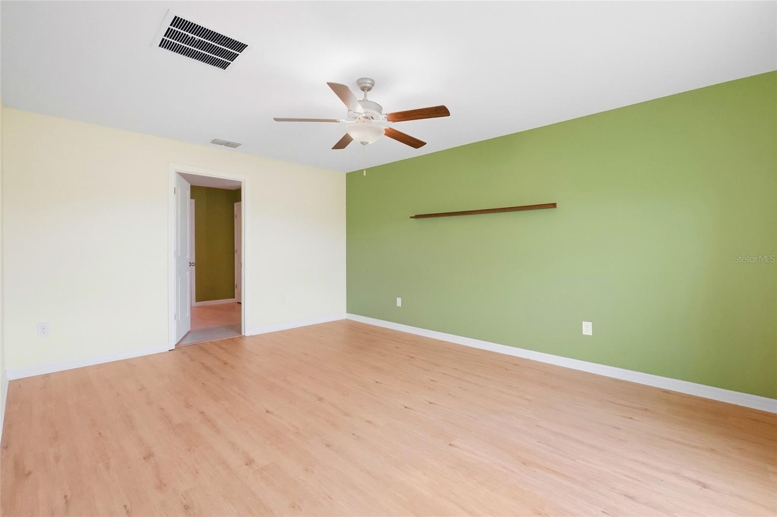 1423 Golden Glow Dr Property Photo 29