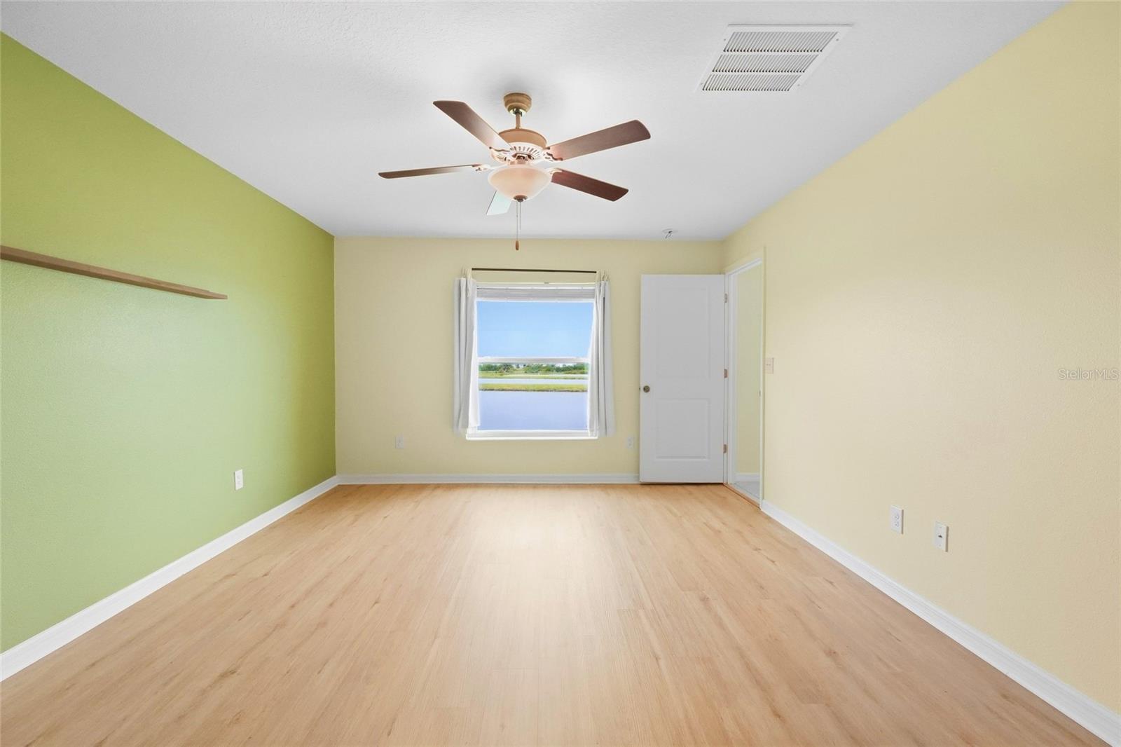 1423 Golden Glow Dr Property Photo 32