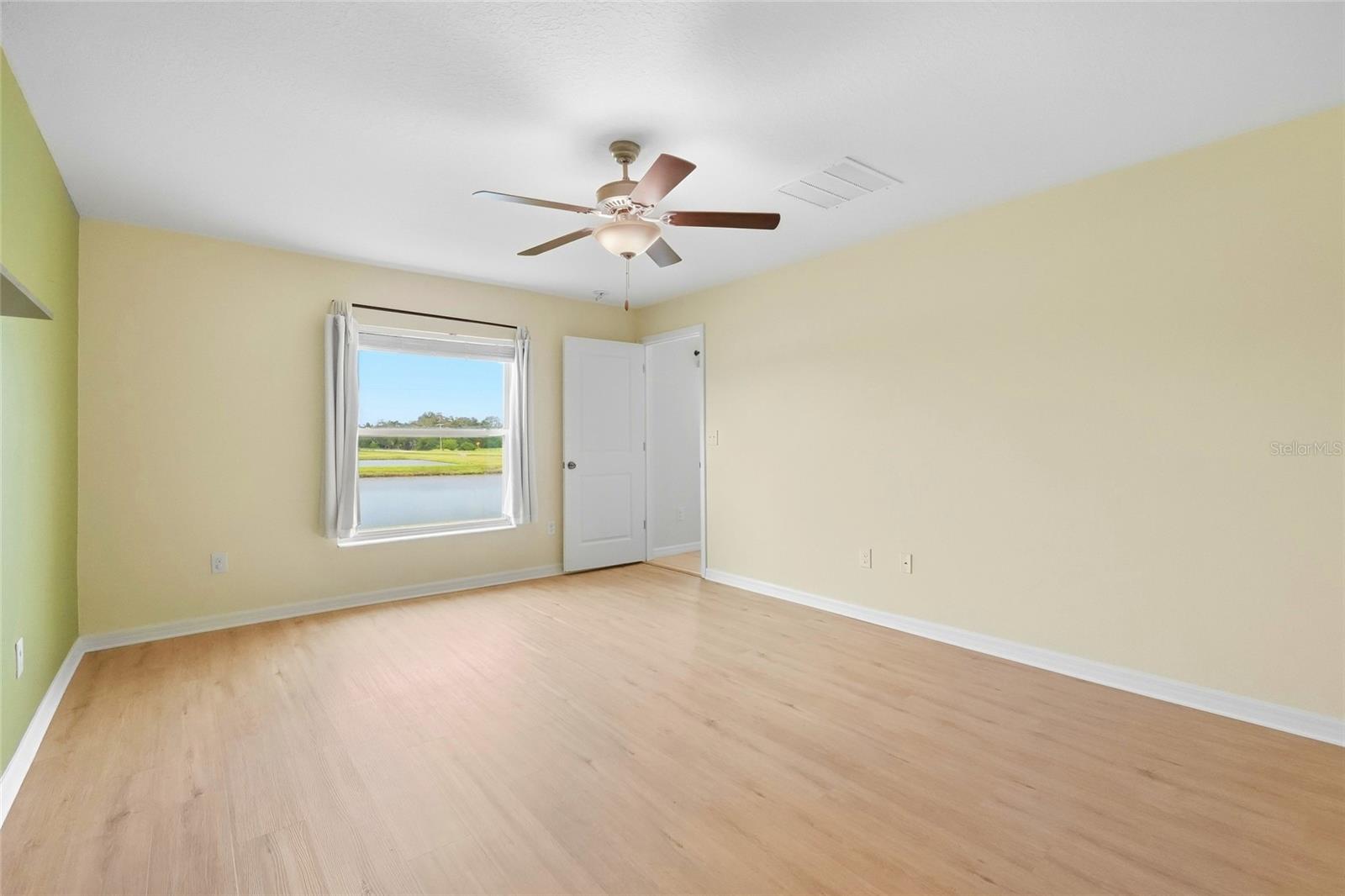 1423 Golden Glow Dr Property Photo 34