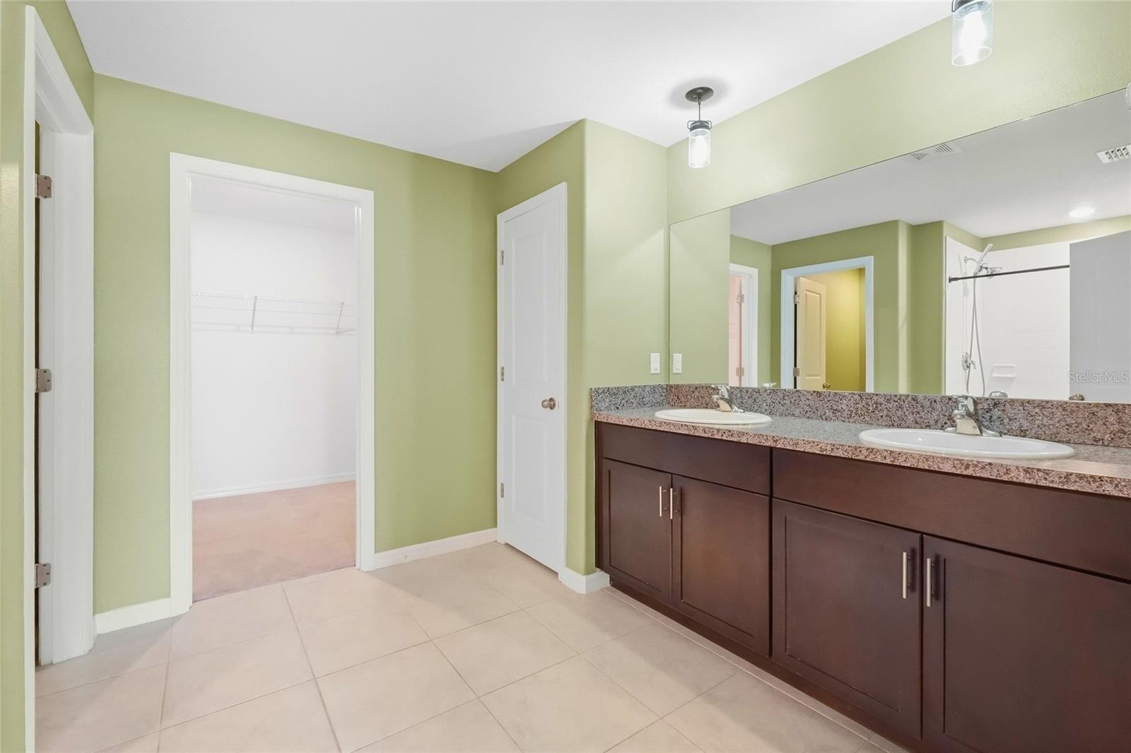 1423 Golden Glow Dr Property Photo 37