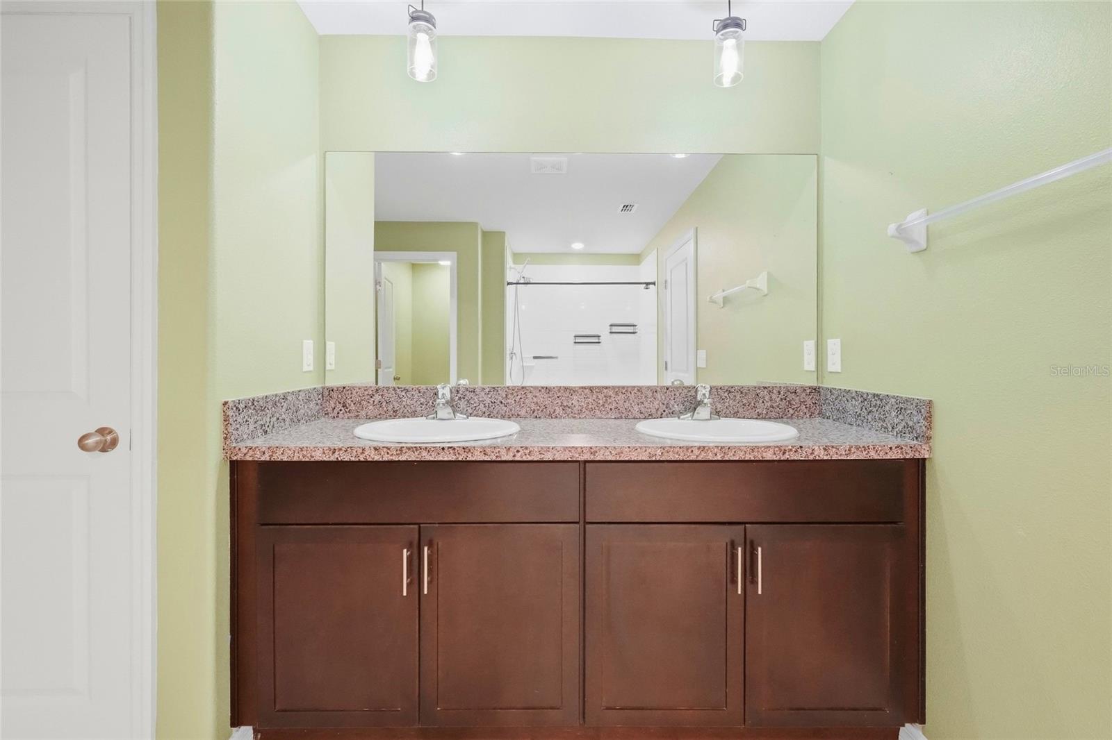 1423 Golden Glow Dr Property Photo 38
