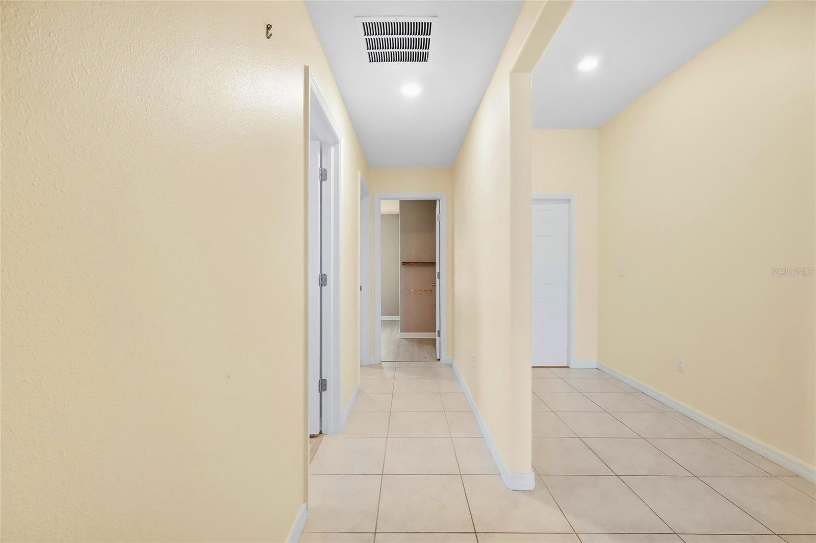 1423 Golden Glow Dr Property Photo 49