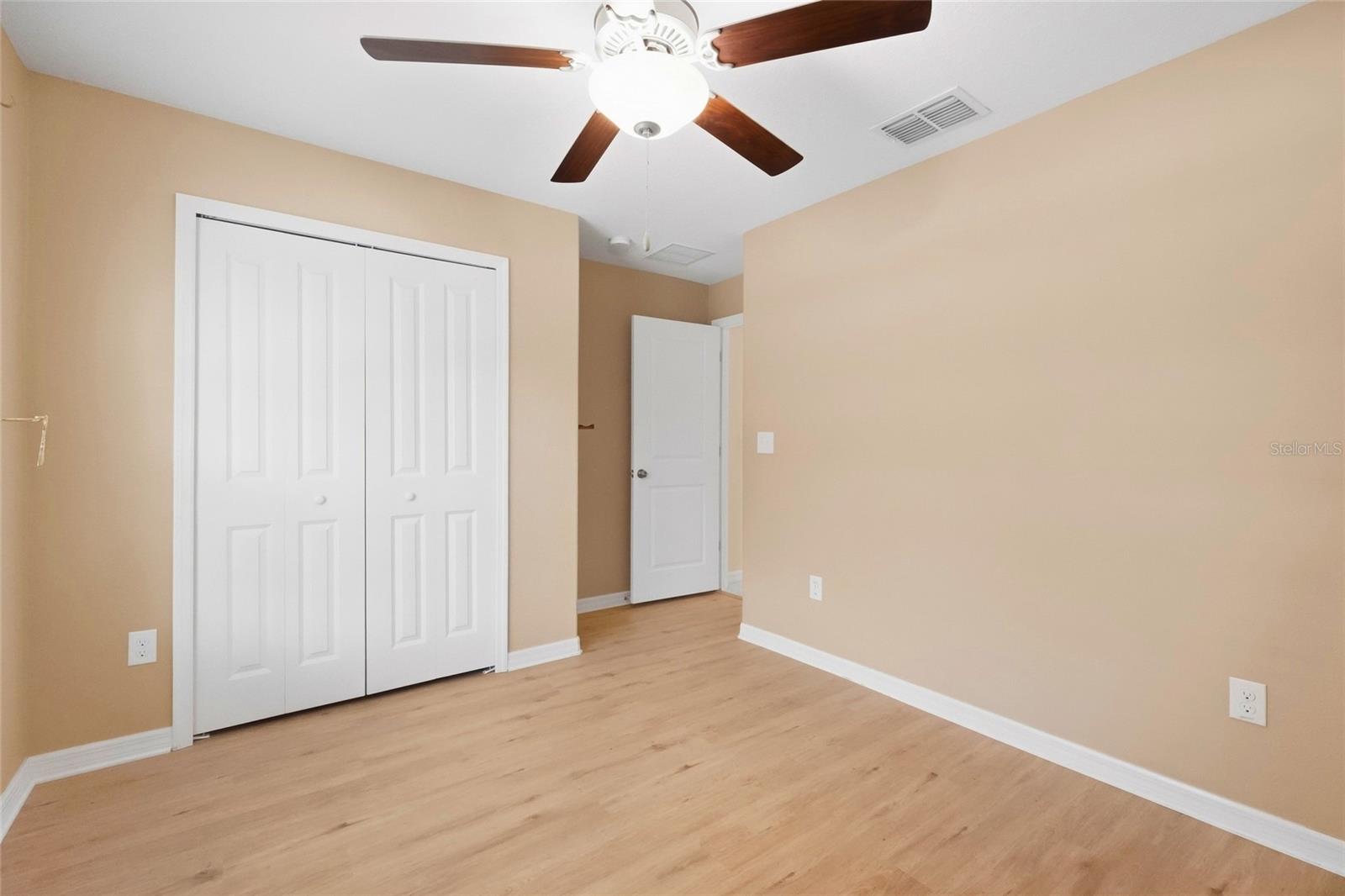 1423 Golden Glow Dr Property Photo 59