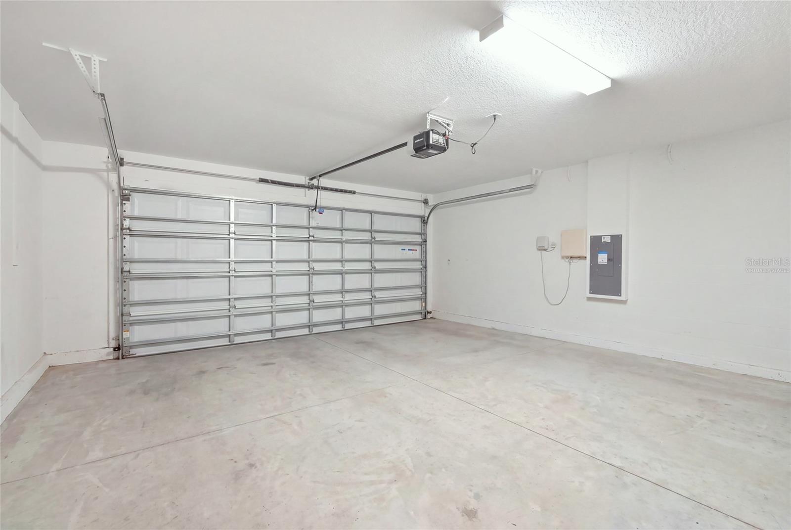 1423 Golden Glow Dr Property Photo 62