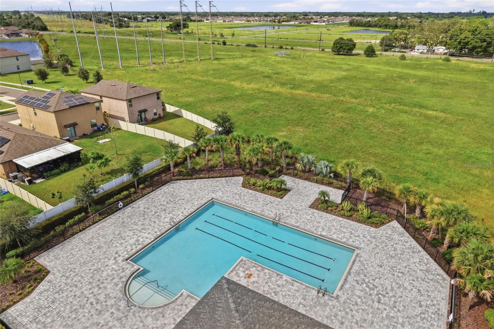 1423 Golden Glow Dr Property Photo 76