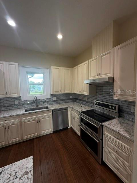 2255 Ribble St Property Photo 3