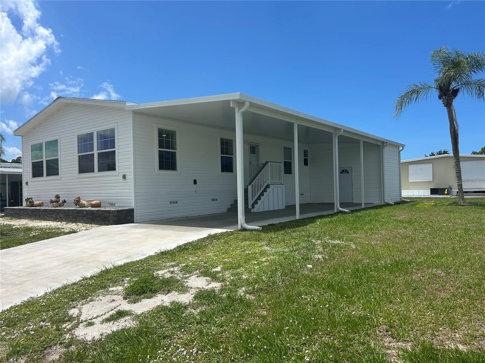 2 S Botany Bay Cir Property Photo 2