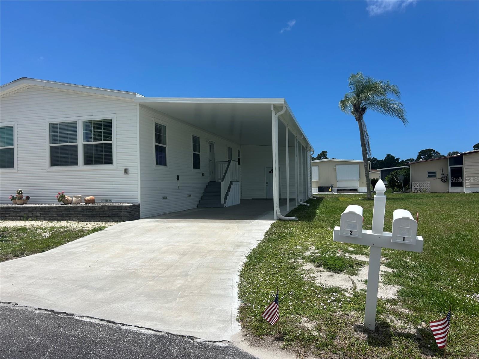 2 S Botany Bay Cir Property Photo 3