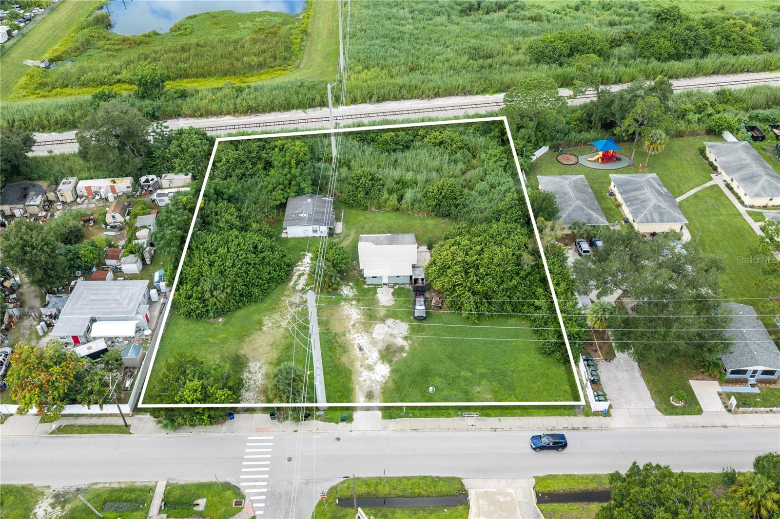 2305 Mango Ave Property Photo 1