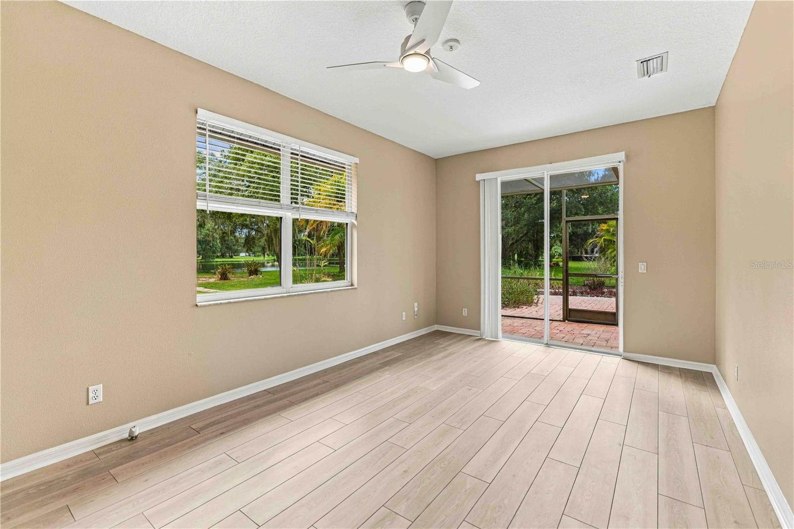 127 Mill Run E Property Photo 15