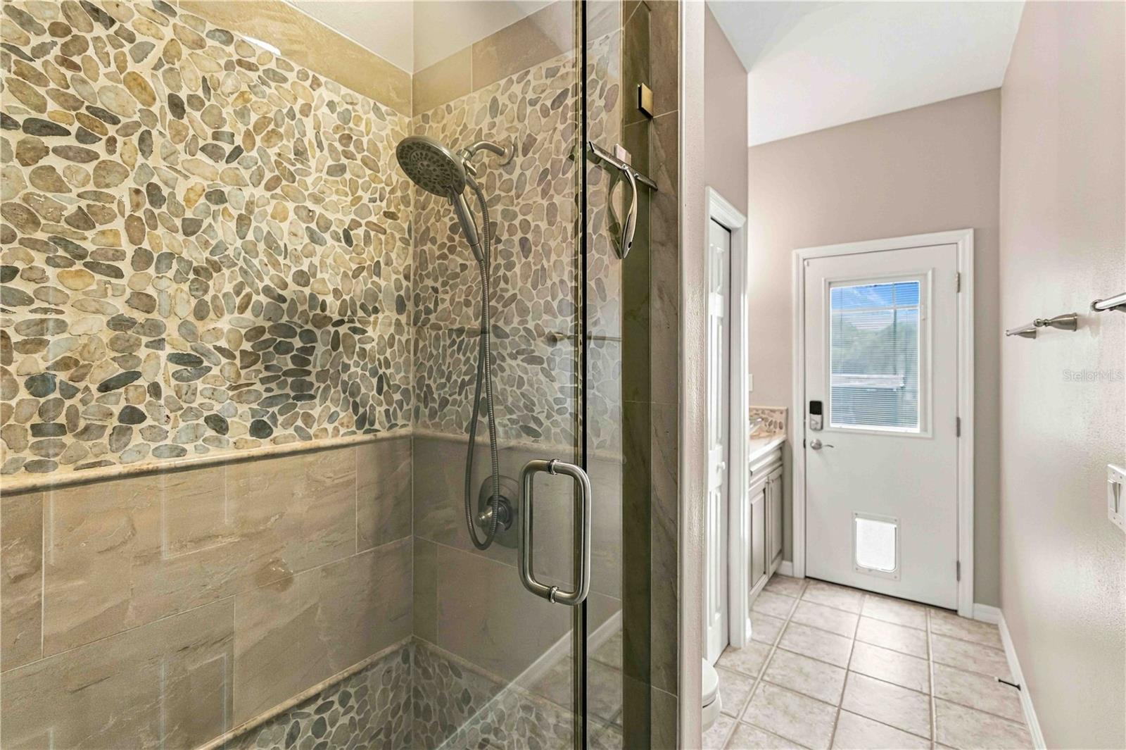 127 Mill Run E Property Photo 23