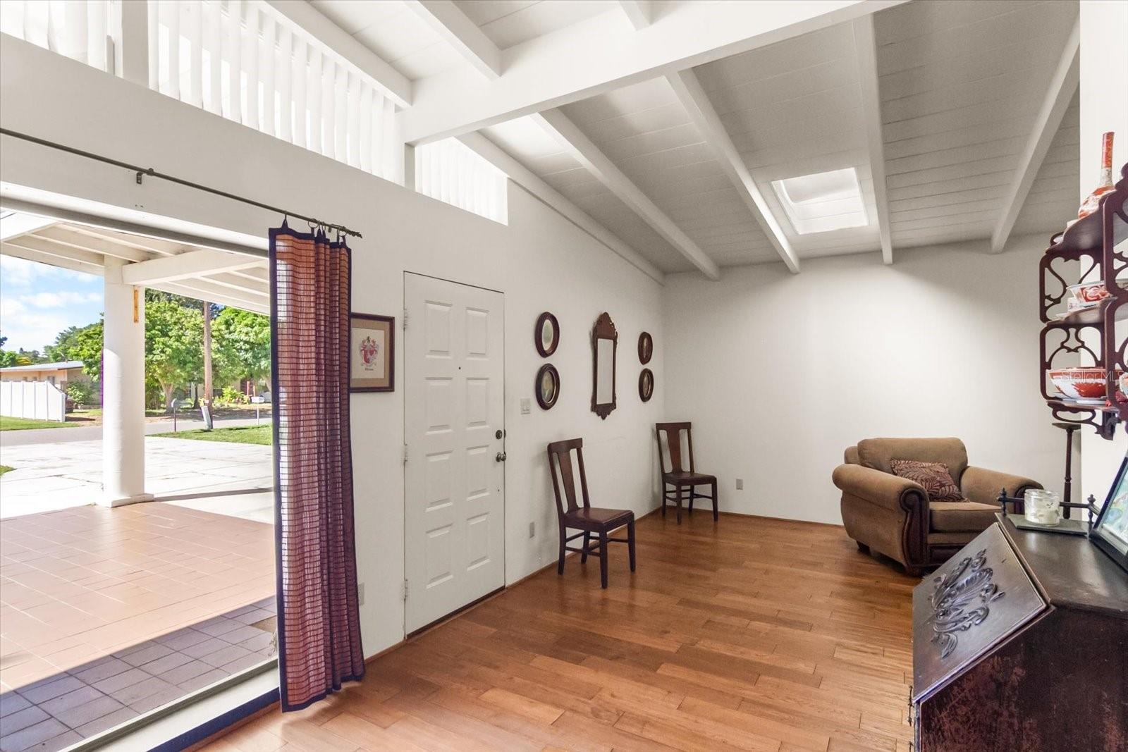 2921 Wood St Property Photo 8